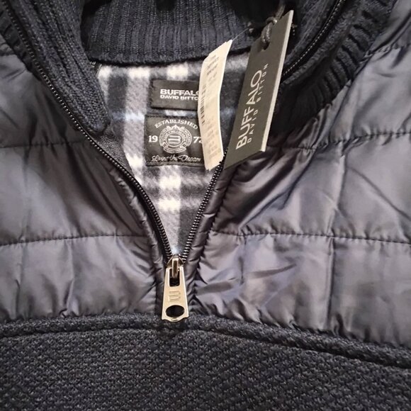 Man new sweaters for winter size xlarge but good for large  not worn designer - Picture 3 of 8